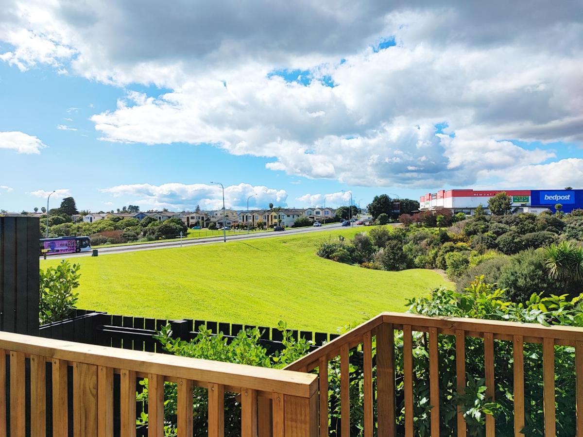 Stunning Townhouse - Walking To Botany Shopping Center Apartment Auckland Exterior photo