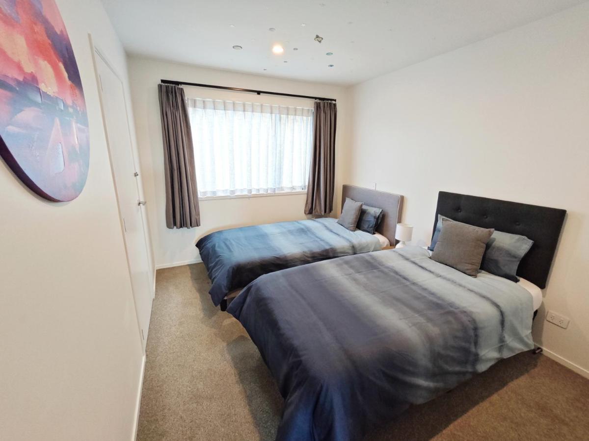 Stunning Townhouse - Walking To Botany Shopping Center Apartment Auckland Exterior photo